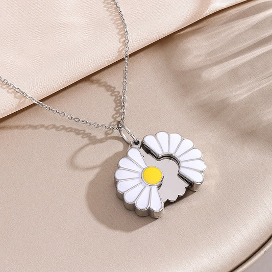 Personalized Daisy Necklace with QR Code - Silver