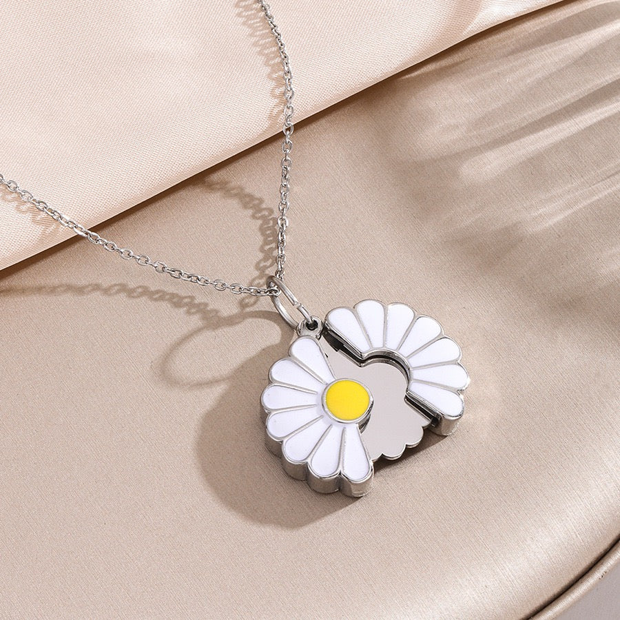 Personalized Daisy Necklace with QR Code - Silver